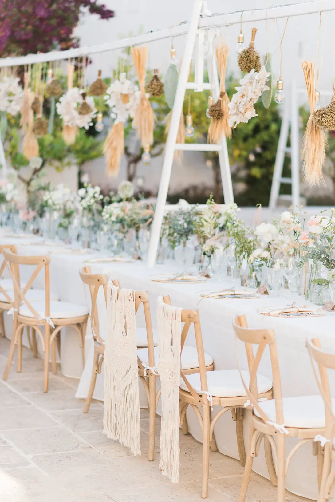 Long table in Apulian style