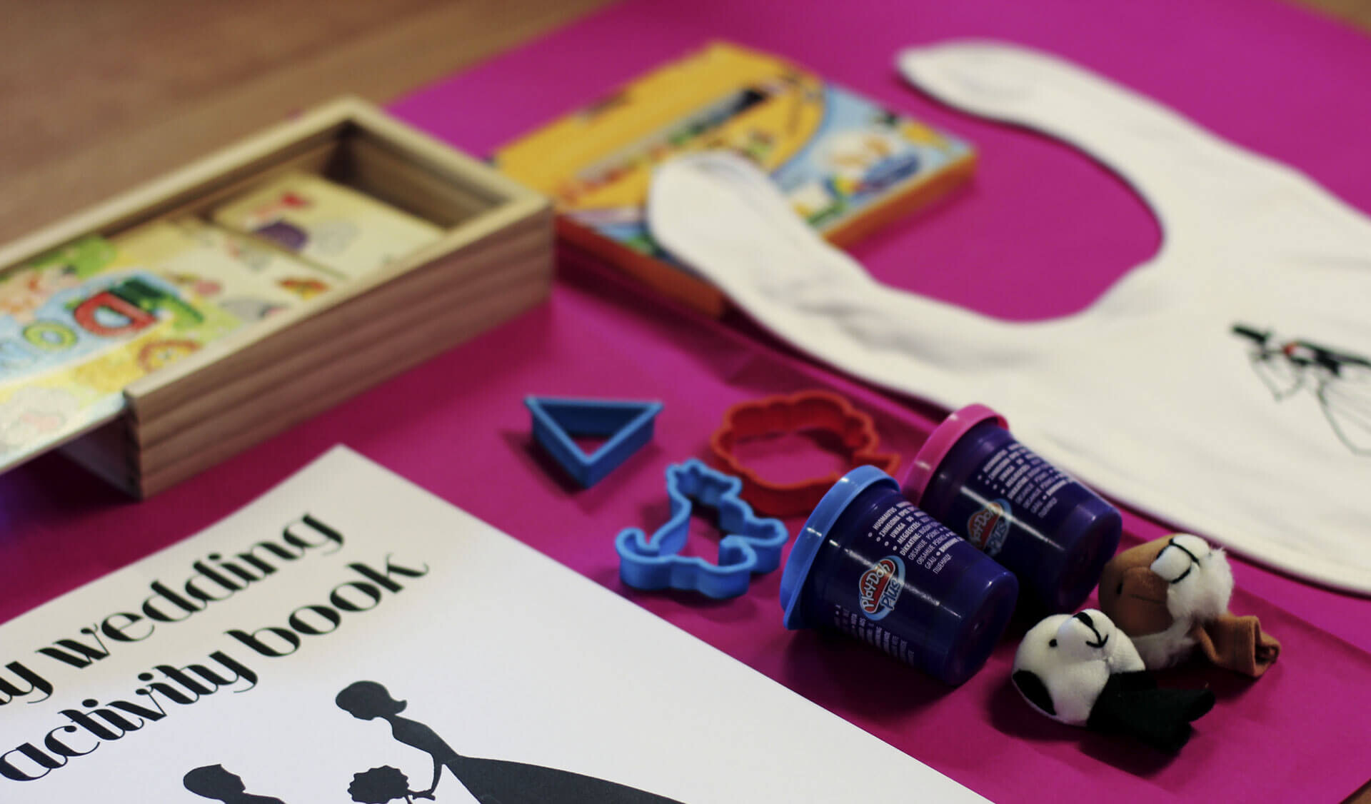 Wedding party ideas: children activity bags