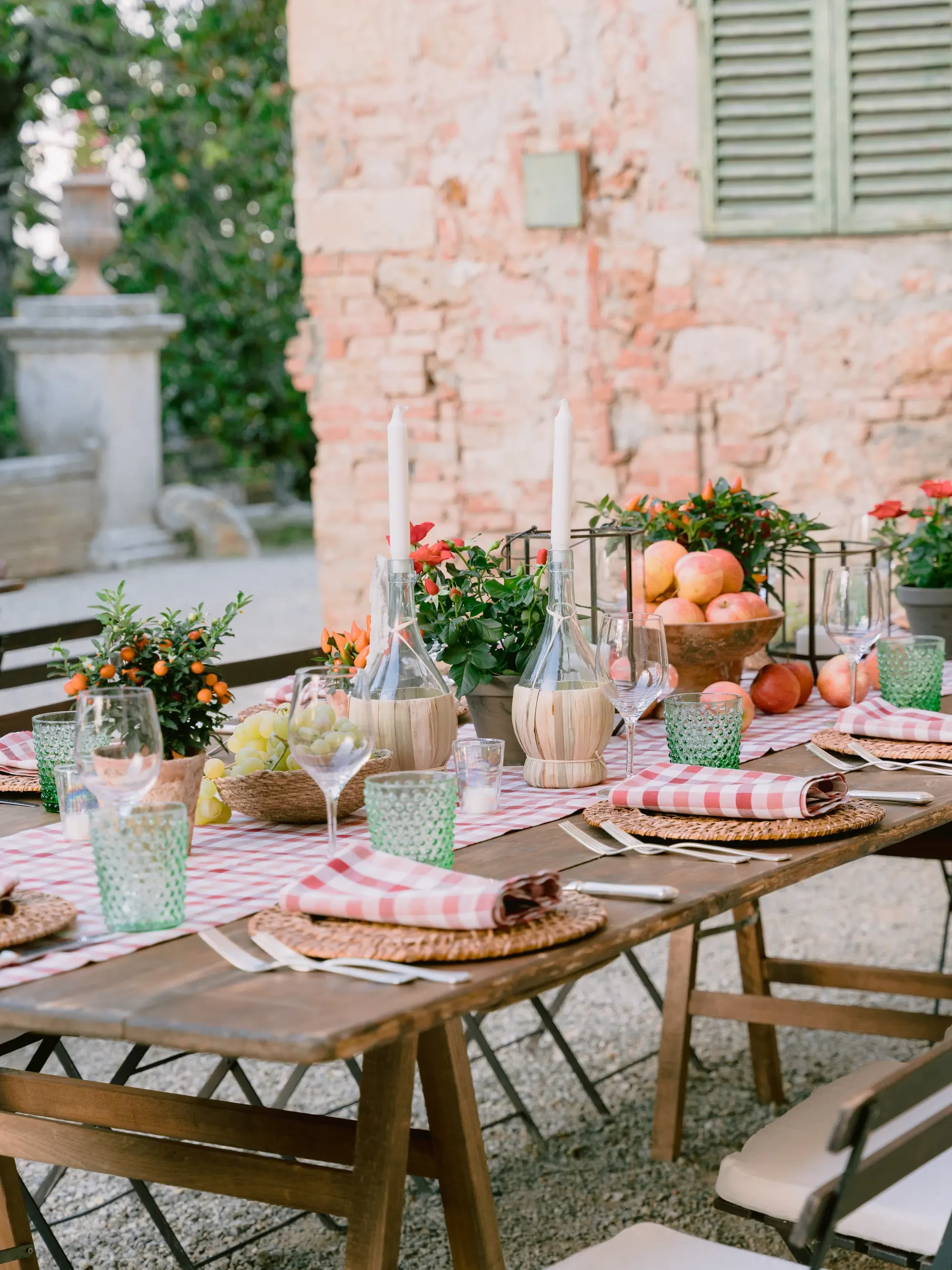 welcome dinner place setting at Tenuta Bichi Borghesi in siena