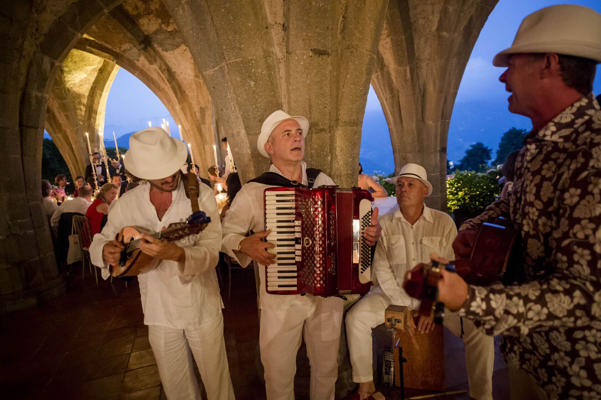 Music bands for weddings in Italy