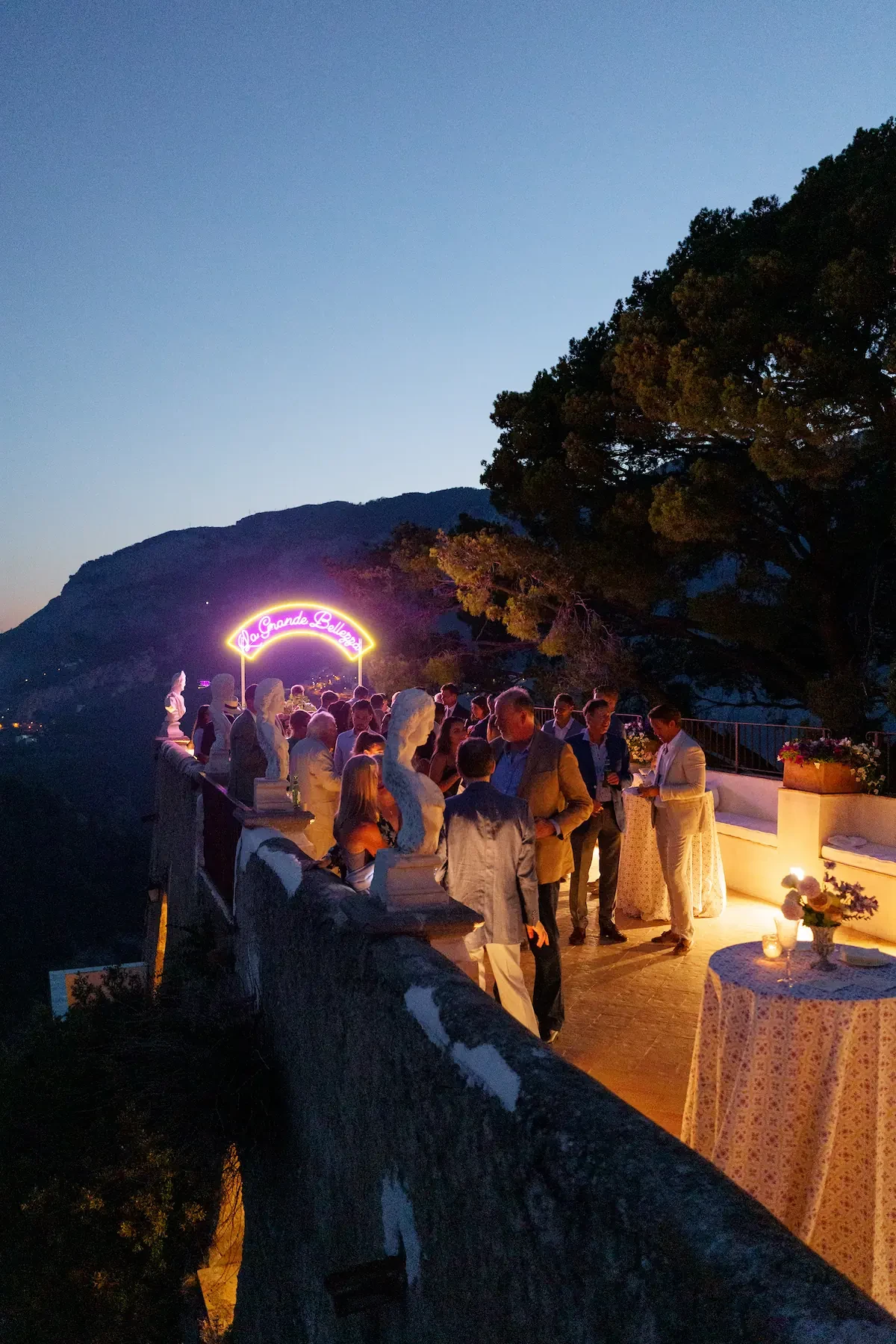 aerial nightview of the infinity terrace cocktail party in Villa Cimbrone