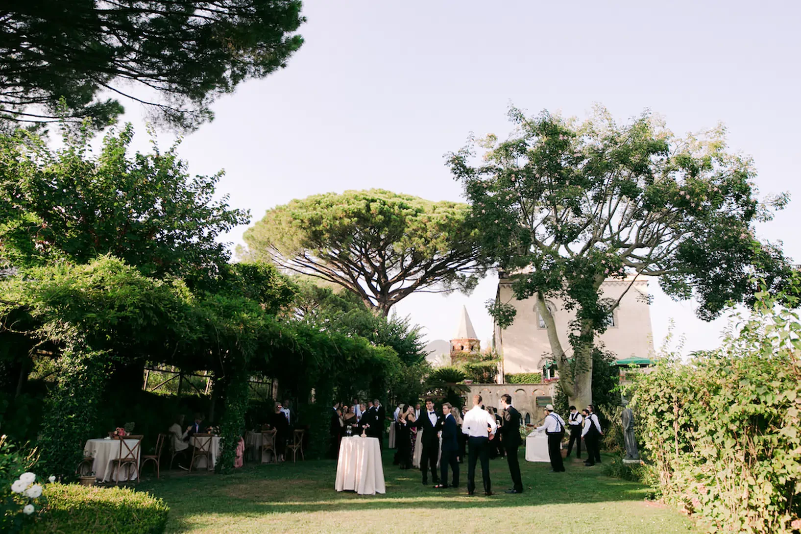 Wedding cocktail in the gardens of Villa Cimbrone