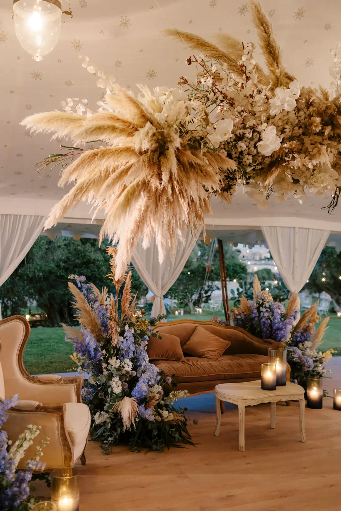 Decoration in white and blue for Masseria in Puglia