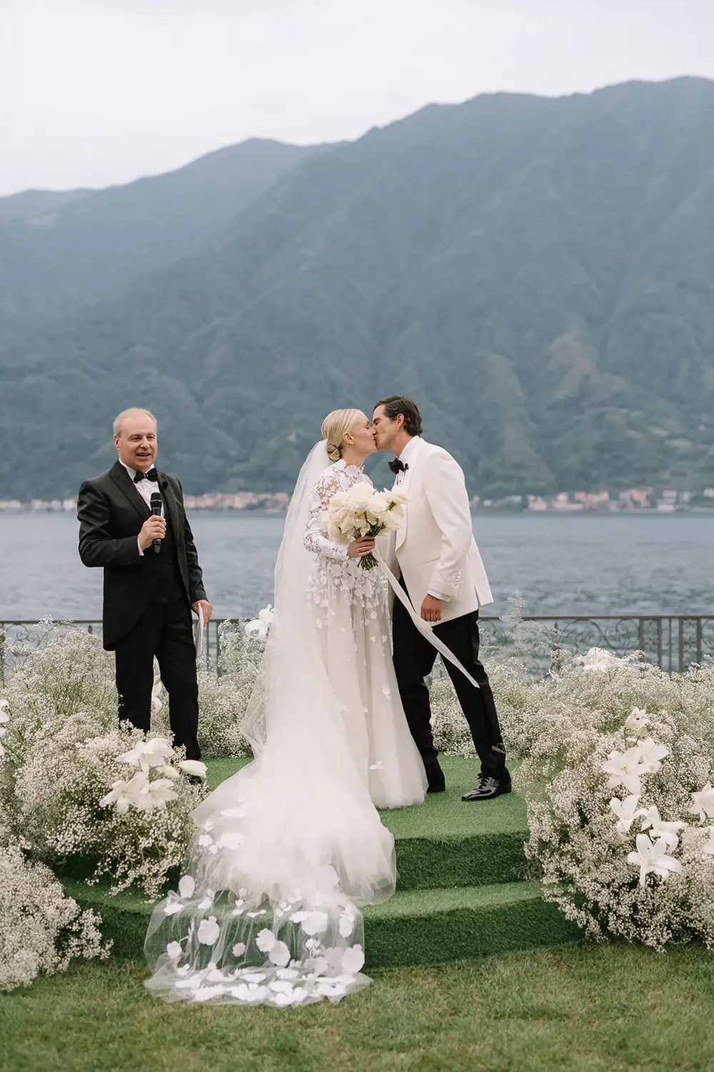 Wedding ceremony in Villa Balbiano on Como Lake