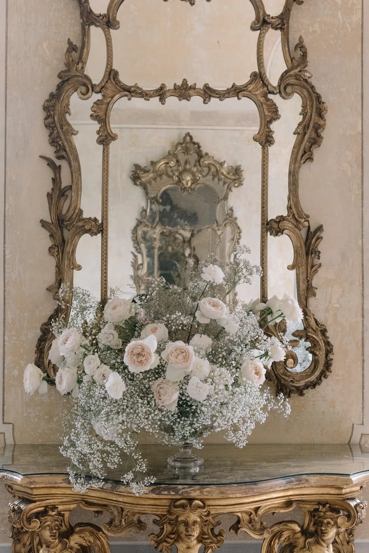Floreal wedding decorations in Villa Balbiano on Lake Como