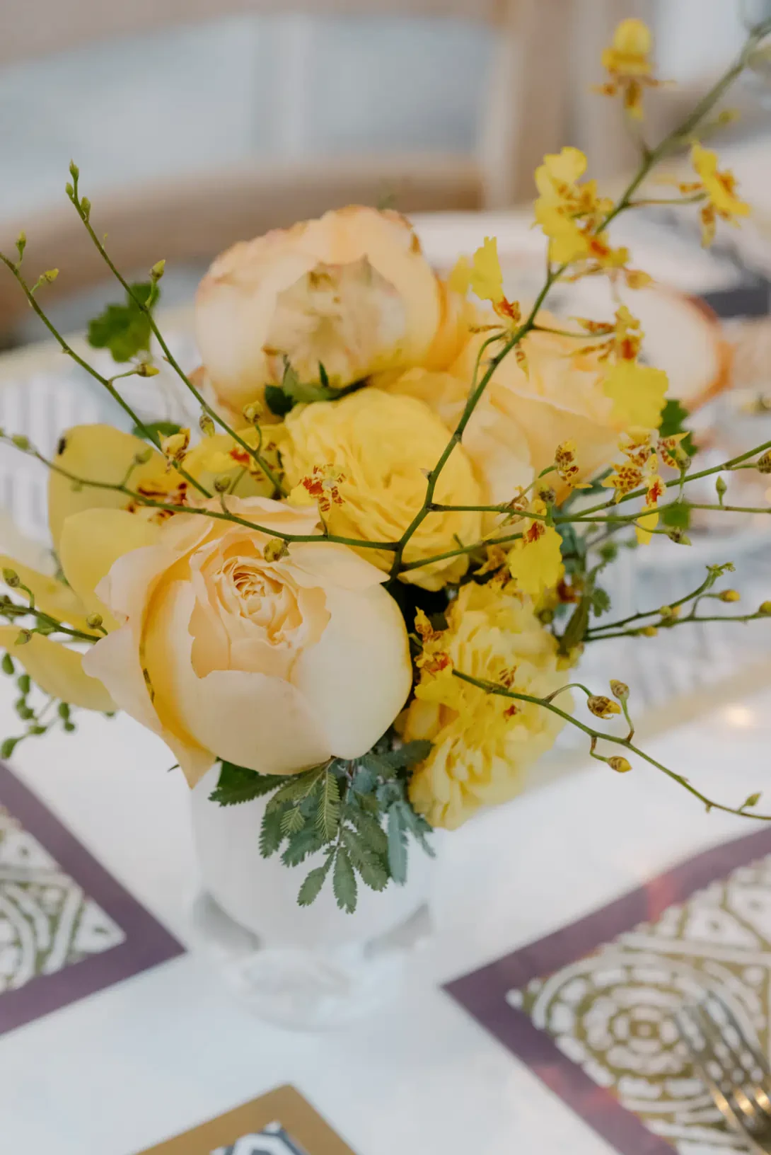 Flower decors in yellow tones