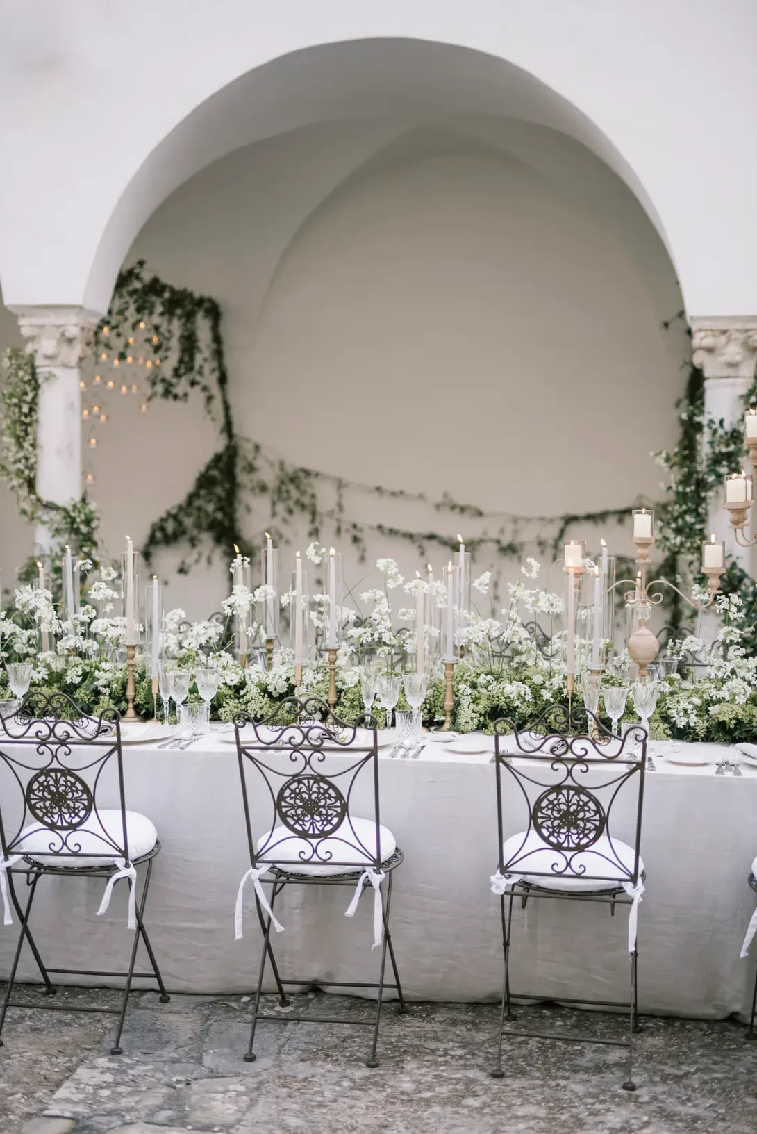 Detail of the long table