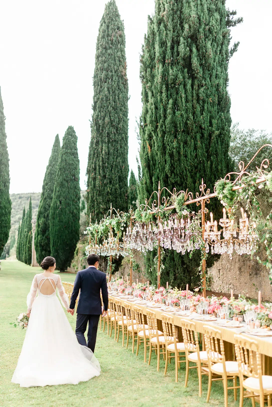 Wedding banquet in the gardens of Villa Cetinale